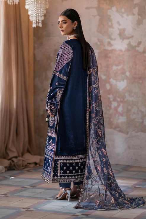 Emaan Adeel | Zarposh Velvet 25 | Roshni