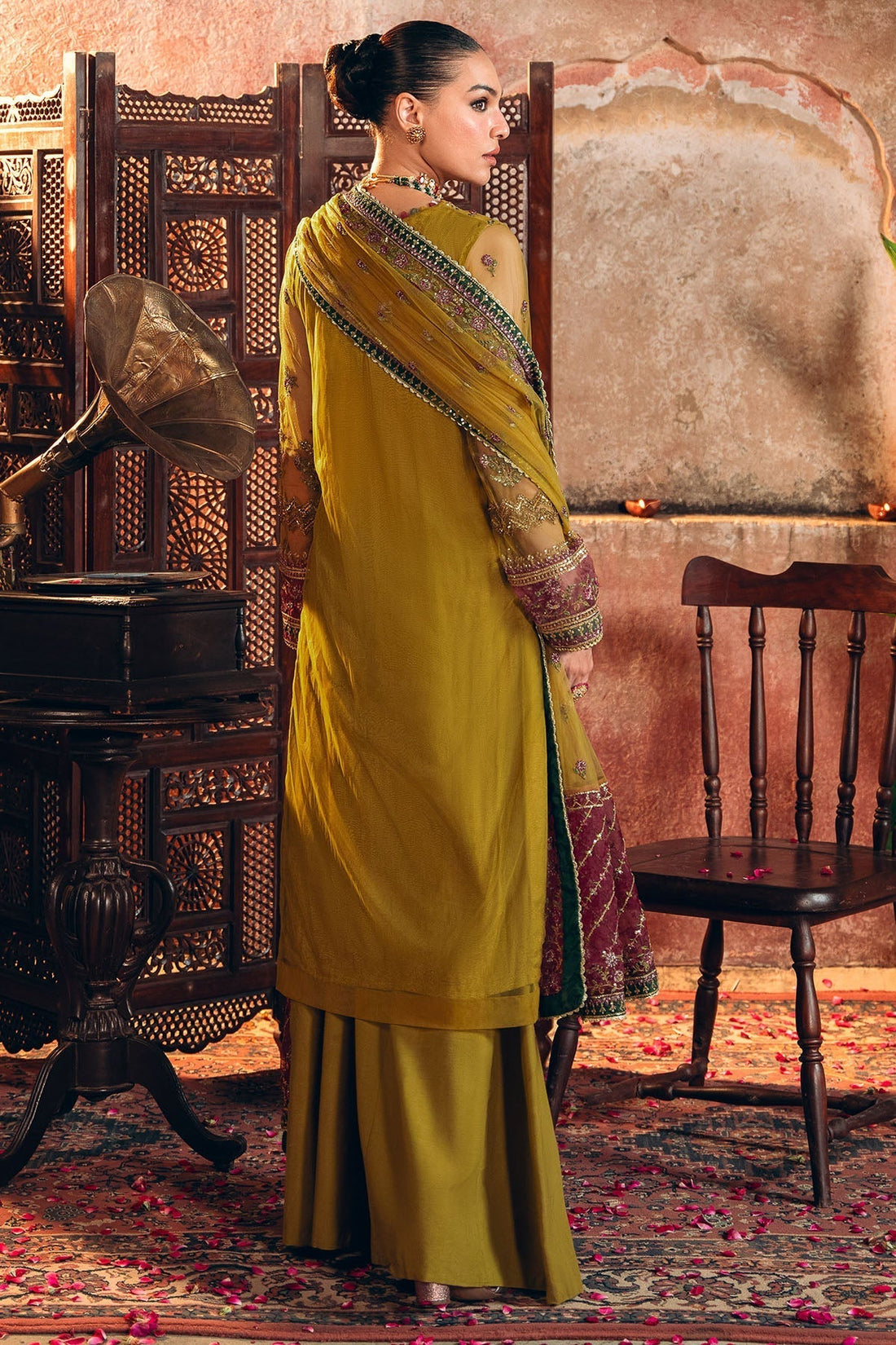 Motifz | Luxury Formals | 4824-ALMAS