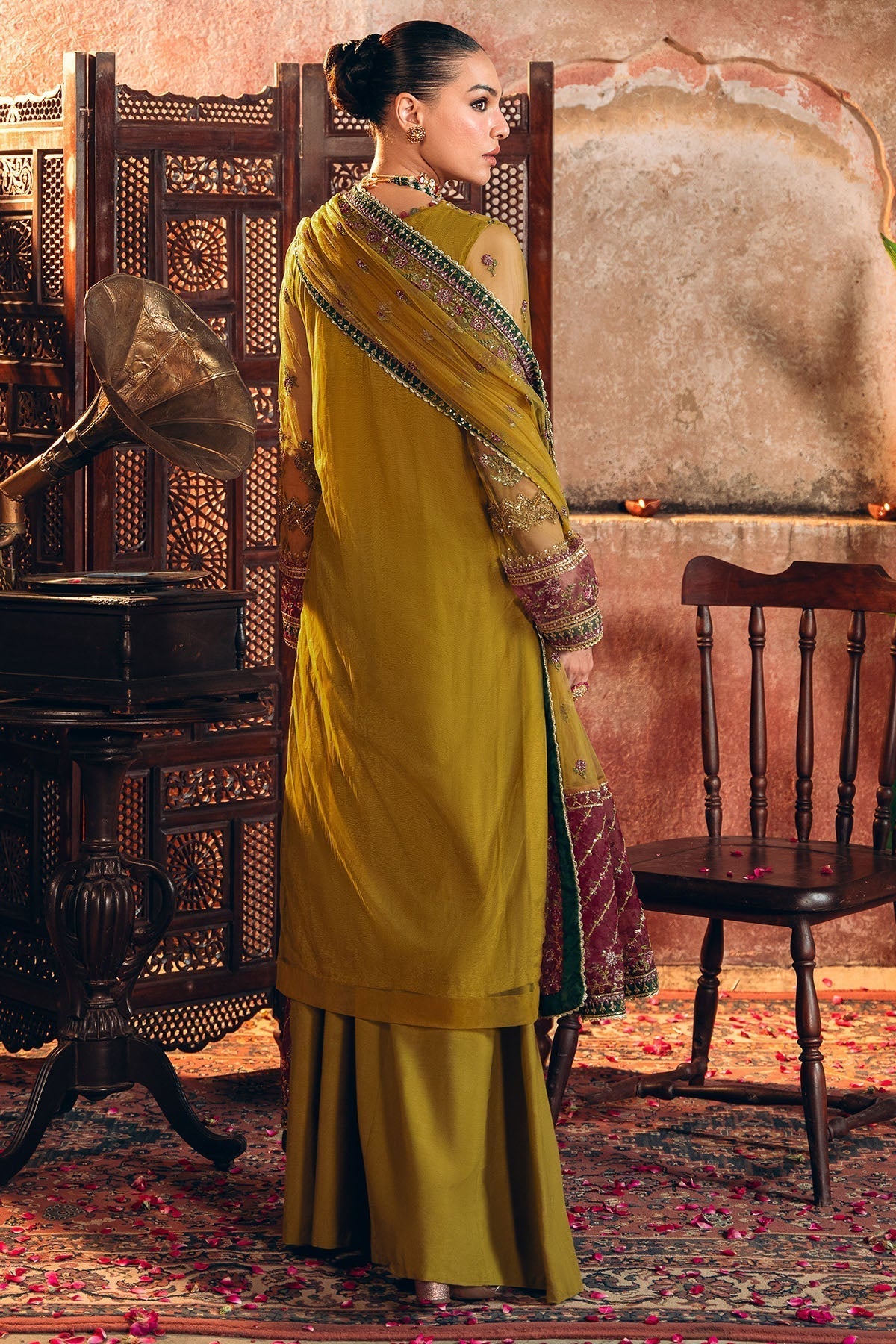 Motifz | Luxury Formals | 4824-ALMAS