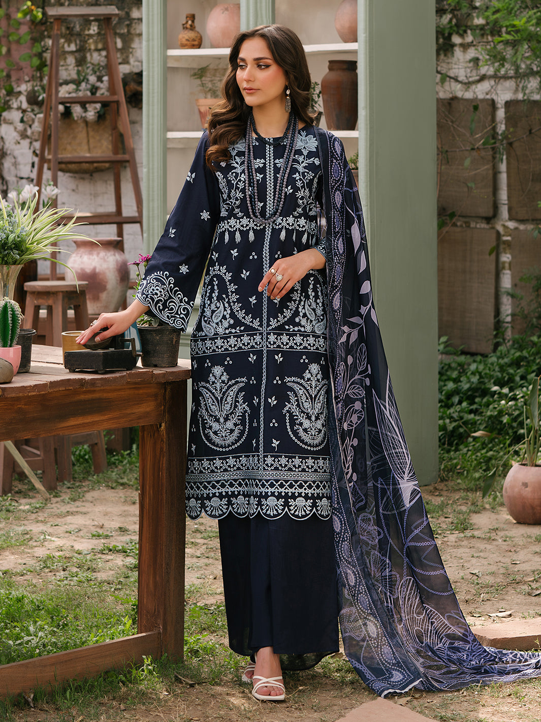 Mahnur | Masakali Luxury Lawn 24 | MK 03 - B - House of Zarish