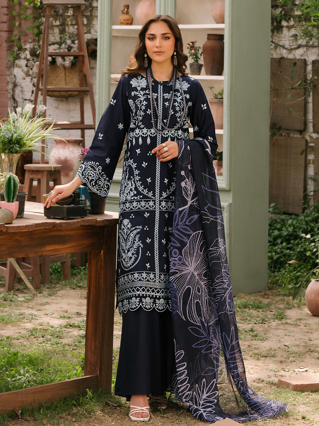 Mahnur | Masakali Luxury Lawn 24 | MK 03 - B - House of Zarish