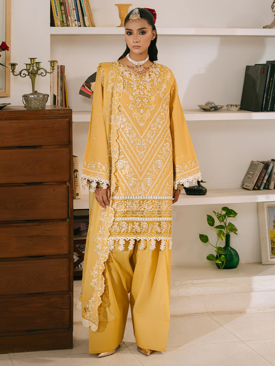 Mahnur | Shanaya Luxury Lawn 25 | Zunaira