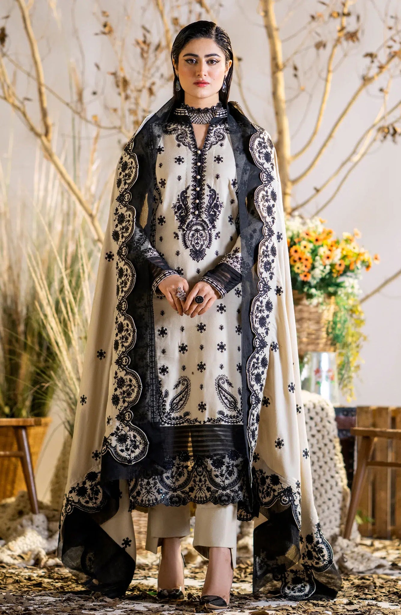 Maryum N Maria | Shehr Bano Winter 23 | SIMRAN MW23555 - House Of Anaya