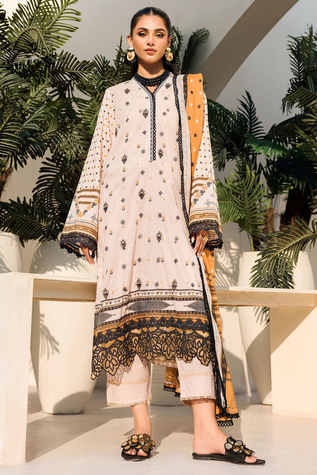 Motifz | Umang Luxury Lawn | A-02