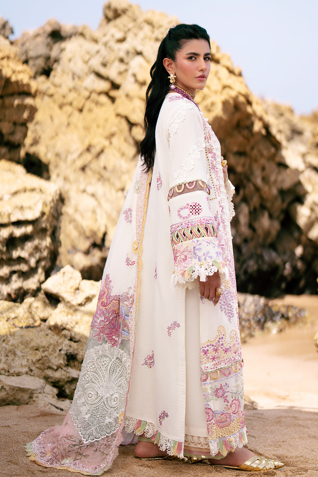 AJR Couture | Dastan Luxury Lawn 25 | Muse - House Of Anaya