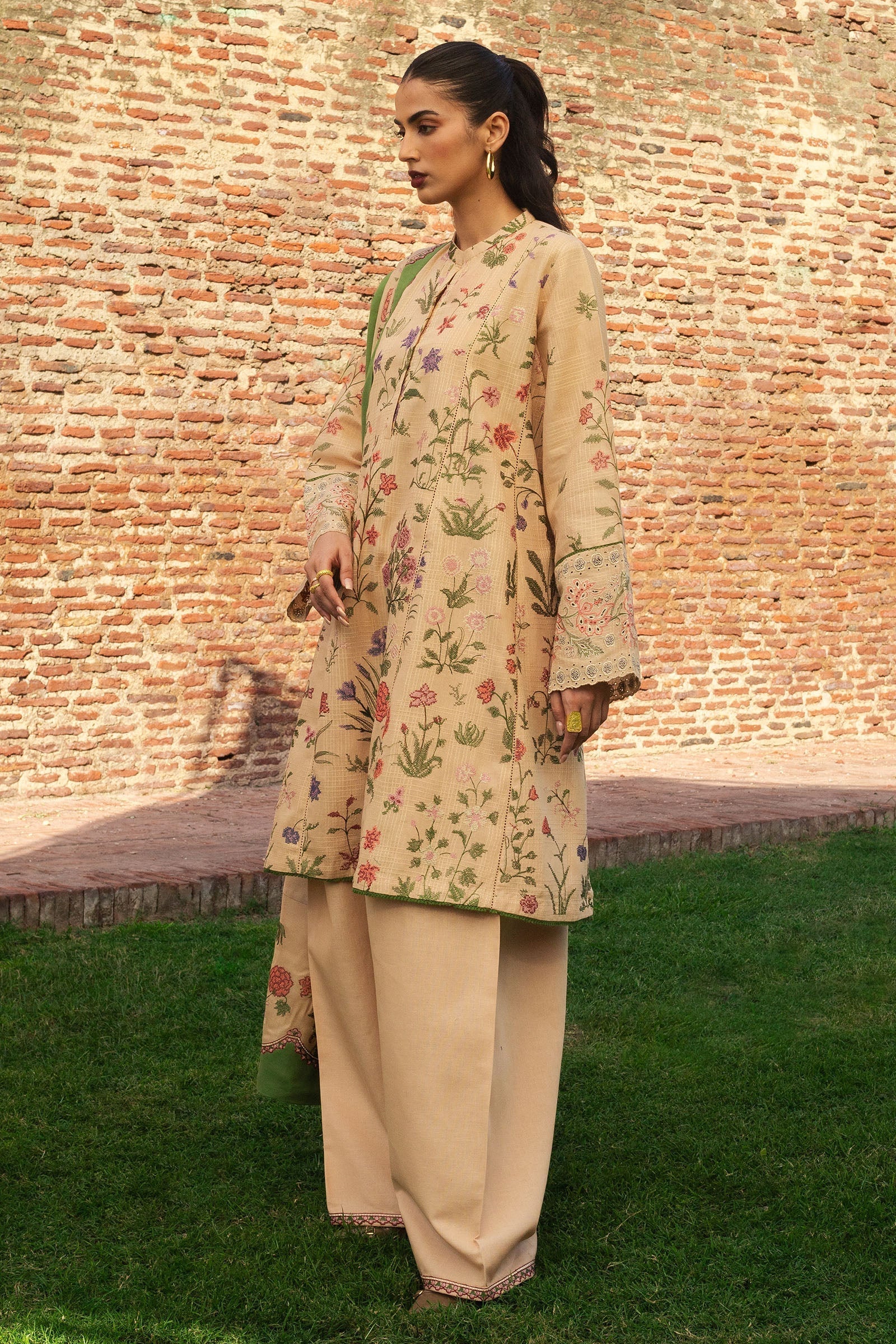 Zara Shahjahan | Winter 24 |  NEGAH-D3 - House Of Anaya