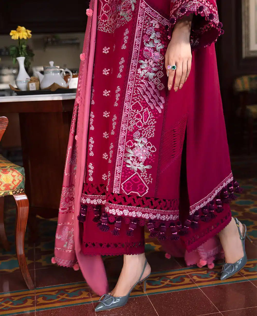 Republic Womenswear | Noemei Luxury Shawl 23 | NWU23-D4-A - House Of Anaya