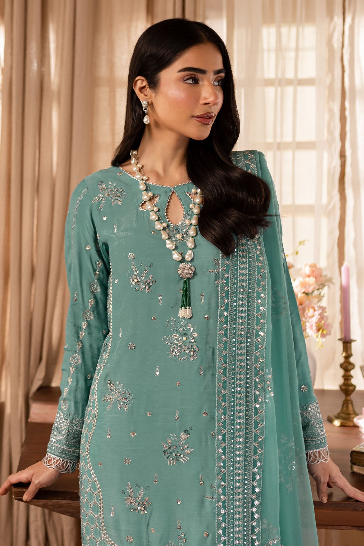 Nureh | Shades of Winter |  NP-576