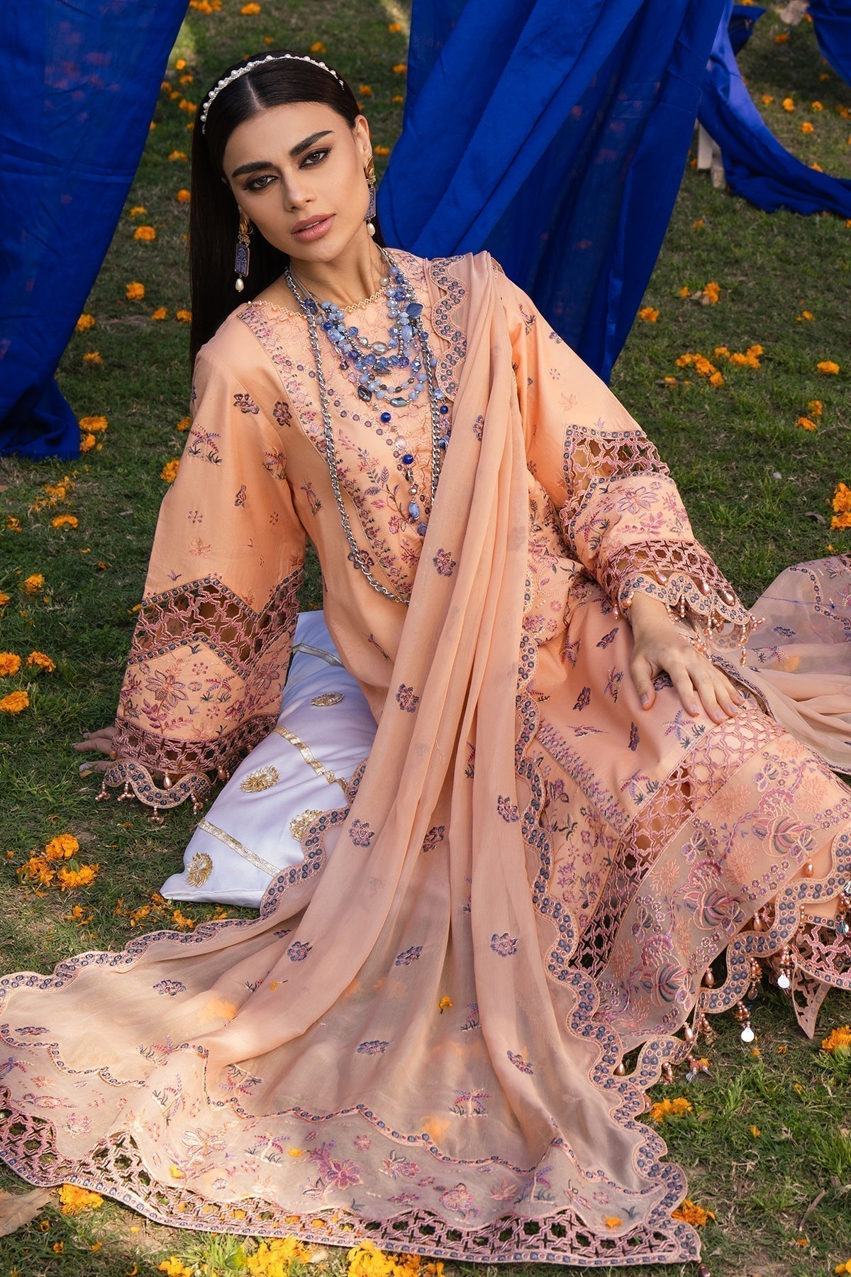 Alizeh | Rawayat Luxury Lawn 24 | Nazmin - House Of Anaya
