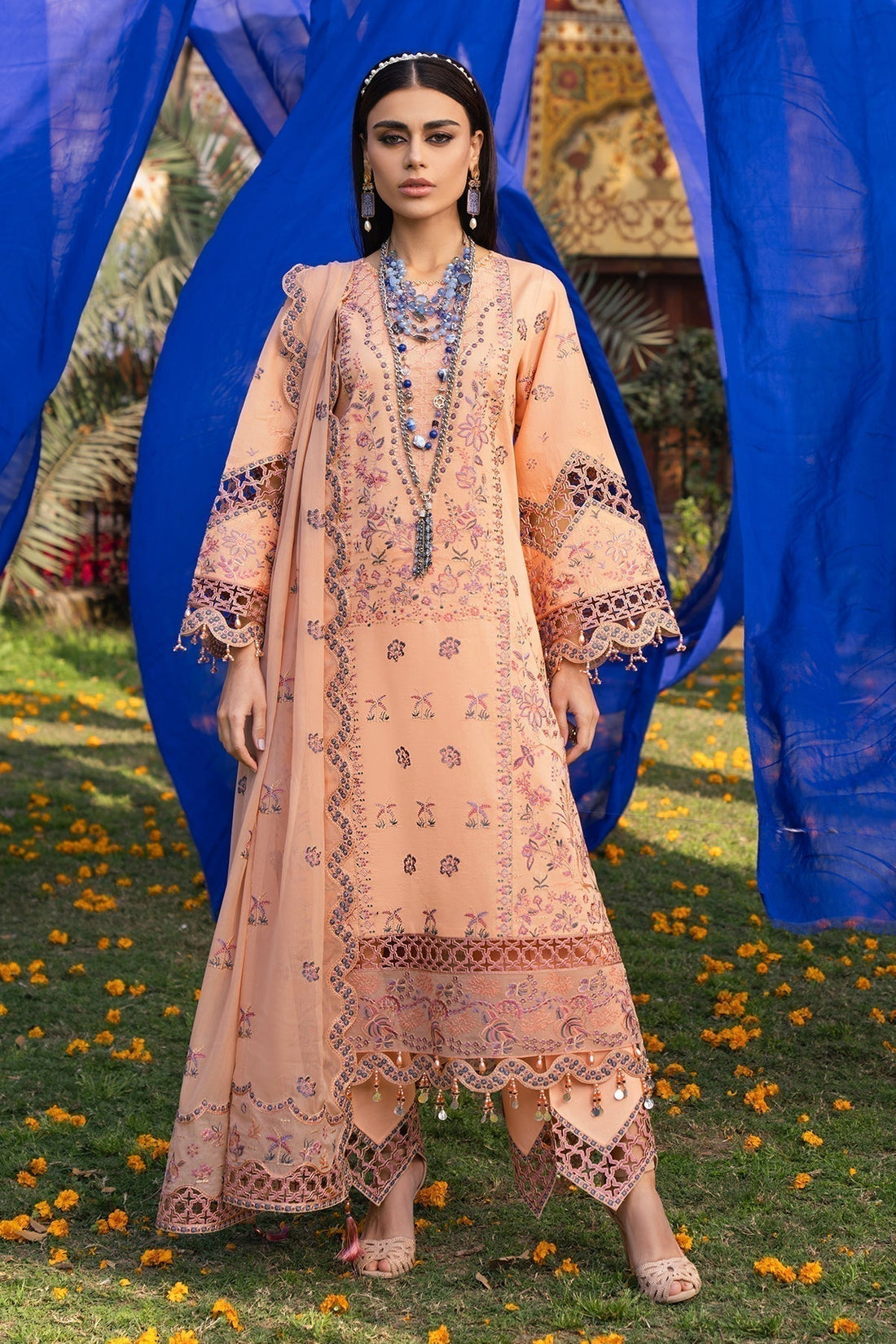 Alizeh | Rawayat Luxury Lawn 24 | Nazmin - House Of Anaya