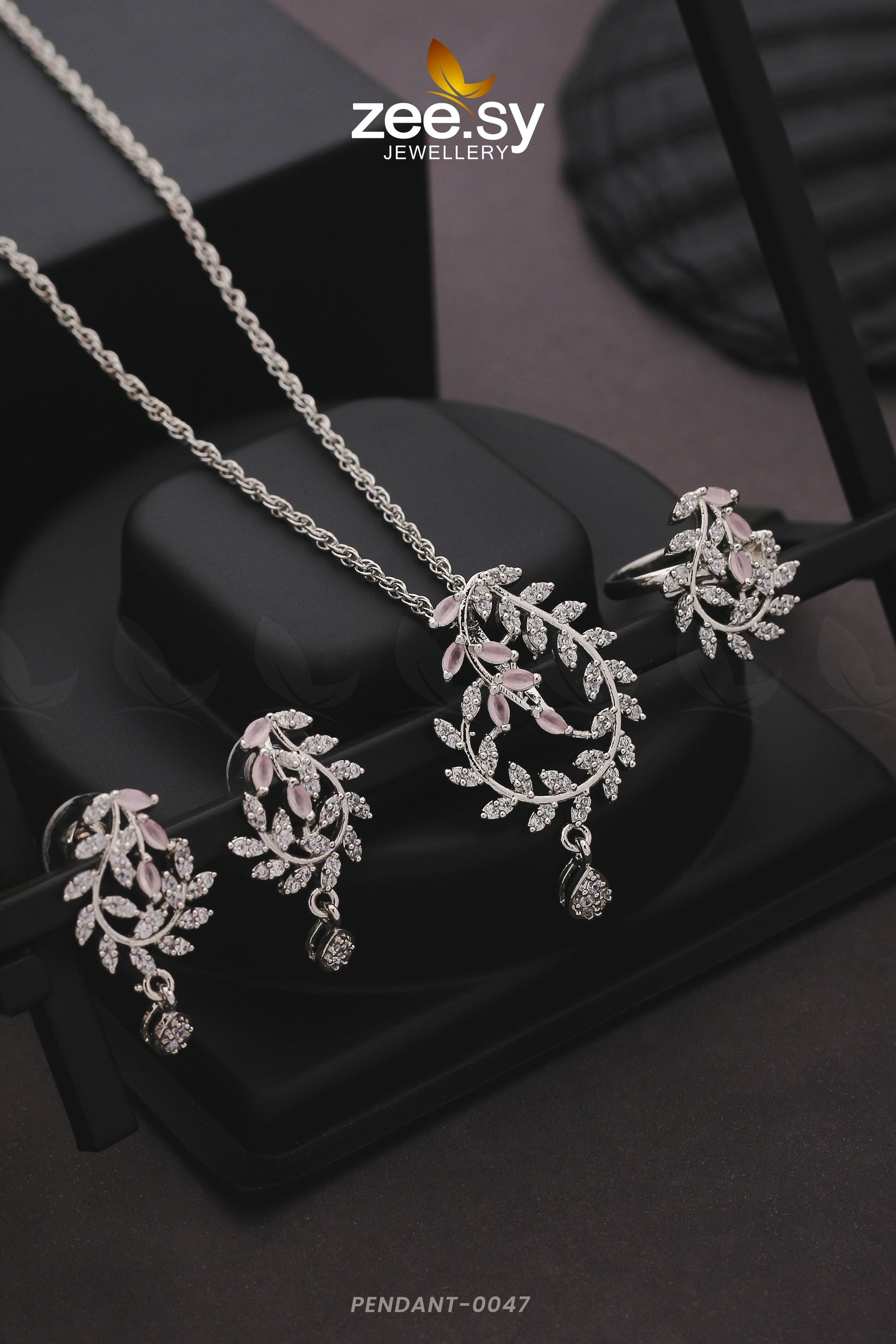 Pendant-0047 - House Of Zarish