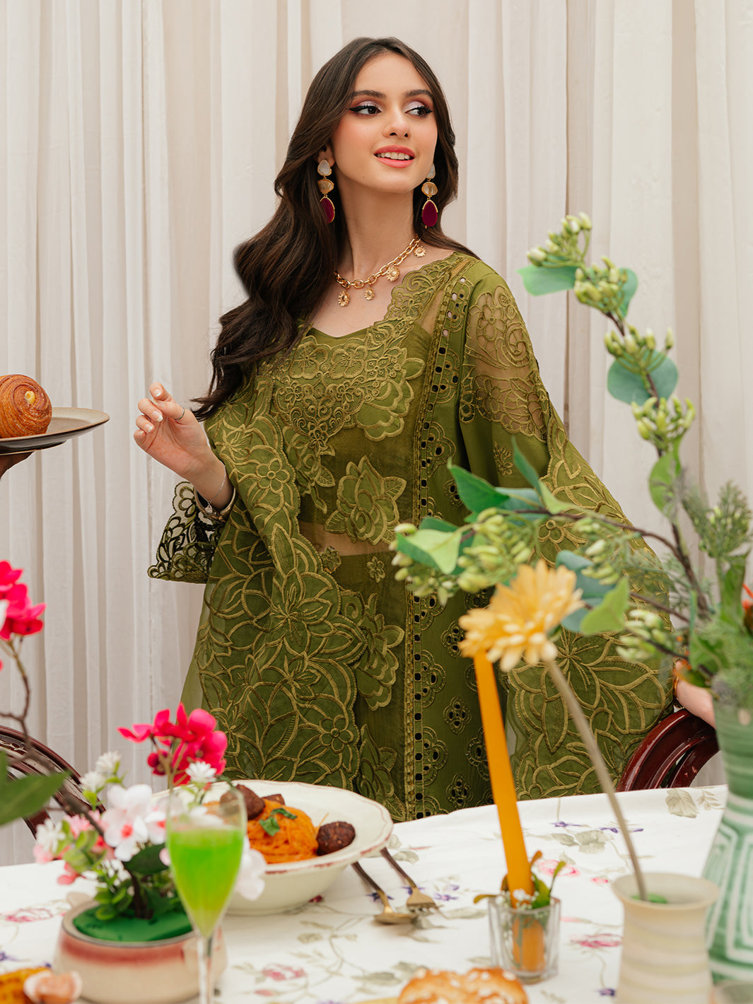 Mahnur | Allenura Luxury Lawn 24 | REVERIE - House of Zarish