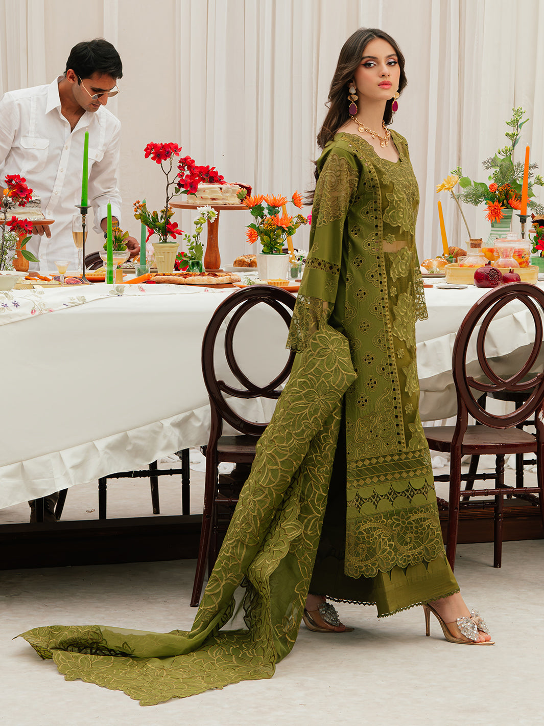 Mahnur | Allenura Luxury Lawn 24 | REVERIE - House of Zarish