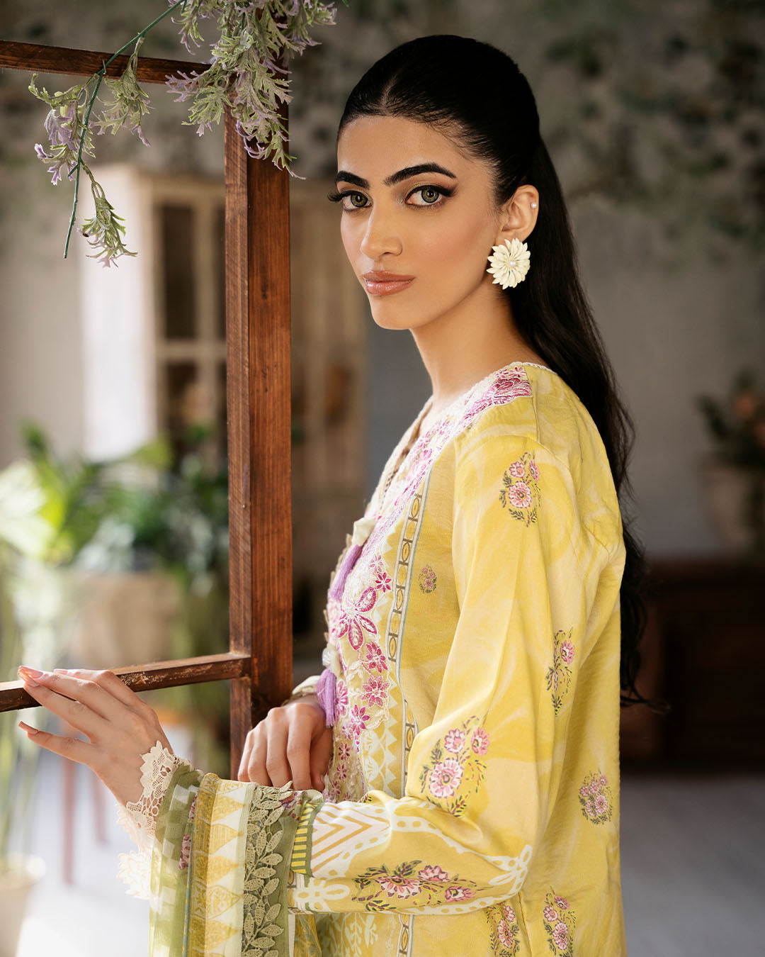 Roheenaz | Flora Printed Lawn | Mystique - House of Zarish