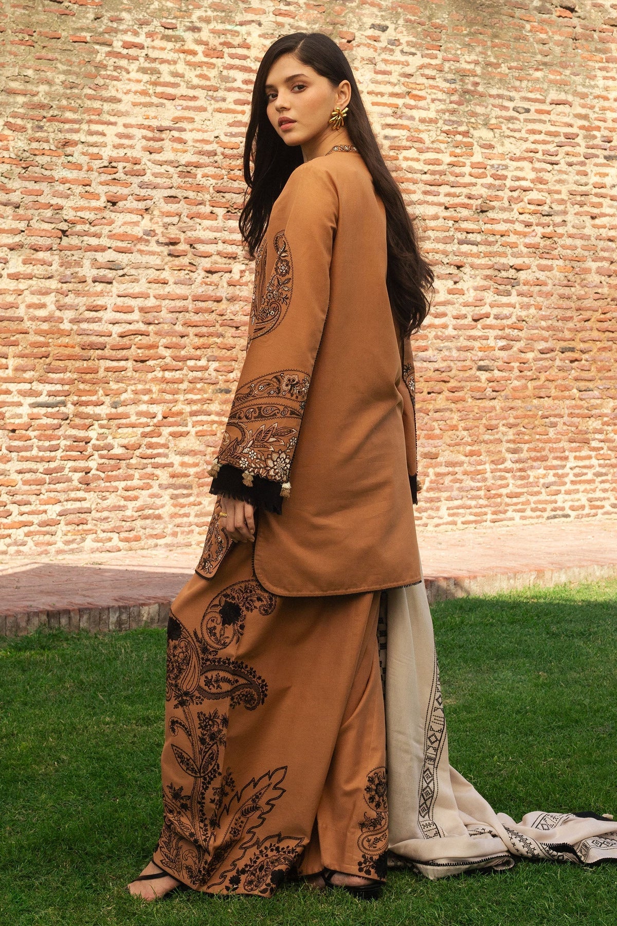 Zara Shahjahan | Winter 24 |  ROYA-D6 - House Of Anaya