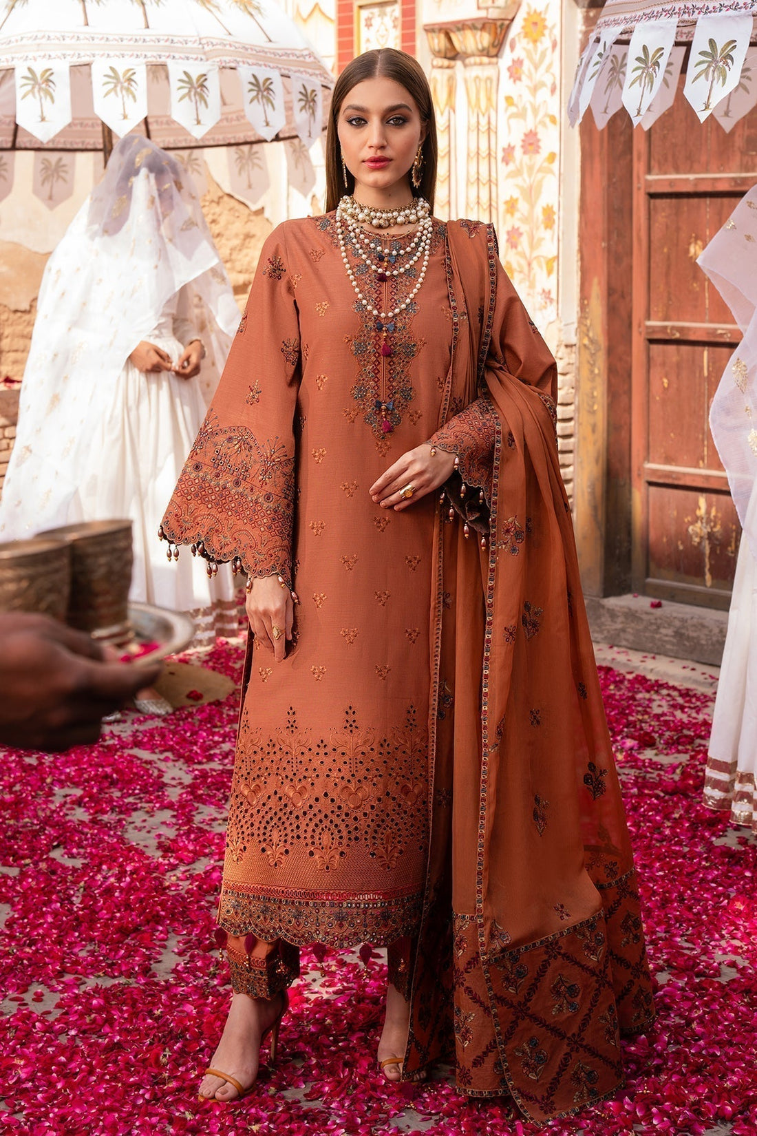 Alizeh | Rawayat Luxury Lawn 24 | Manat - House Of Anaya