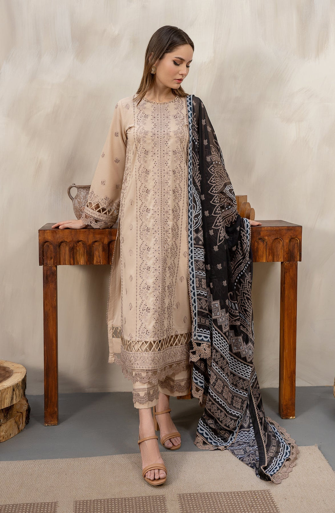 Zarif | Festive Lawn | ZFL 07 CHAMILA - House Of Anaya
