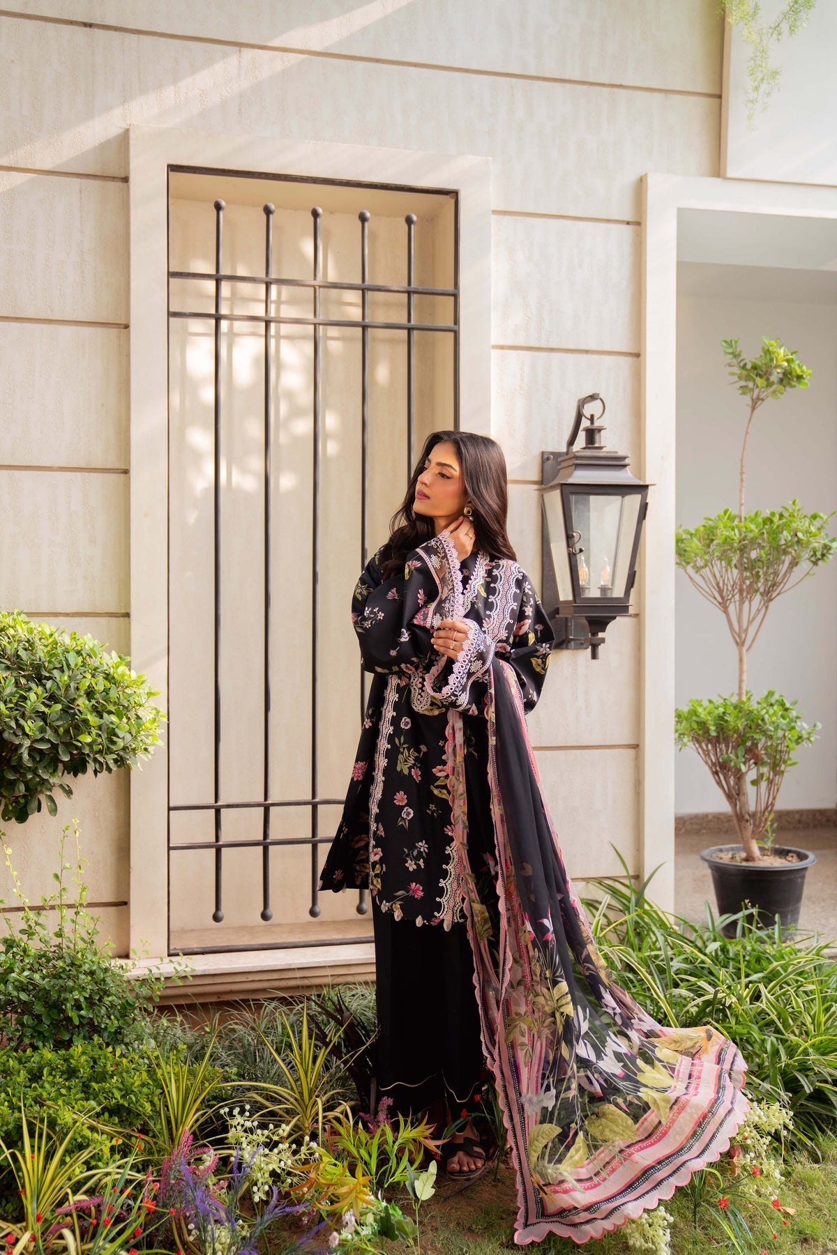 Sable Vogue | Lila Lawn 25 | SAL-01-25