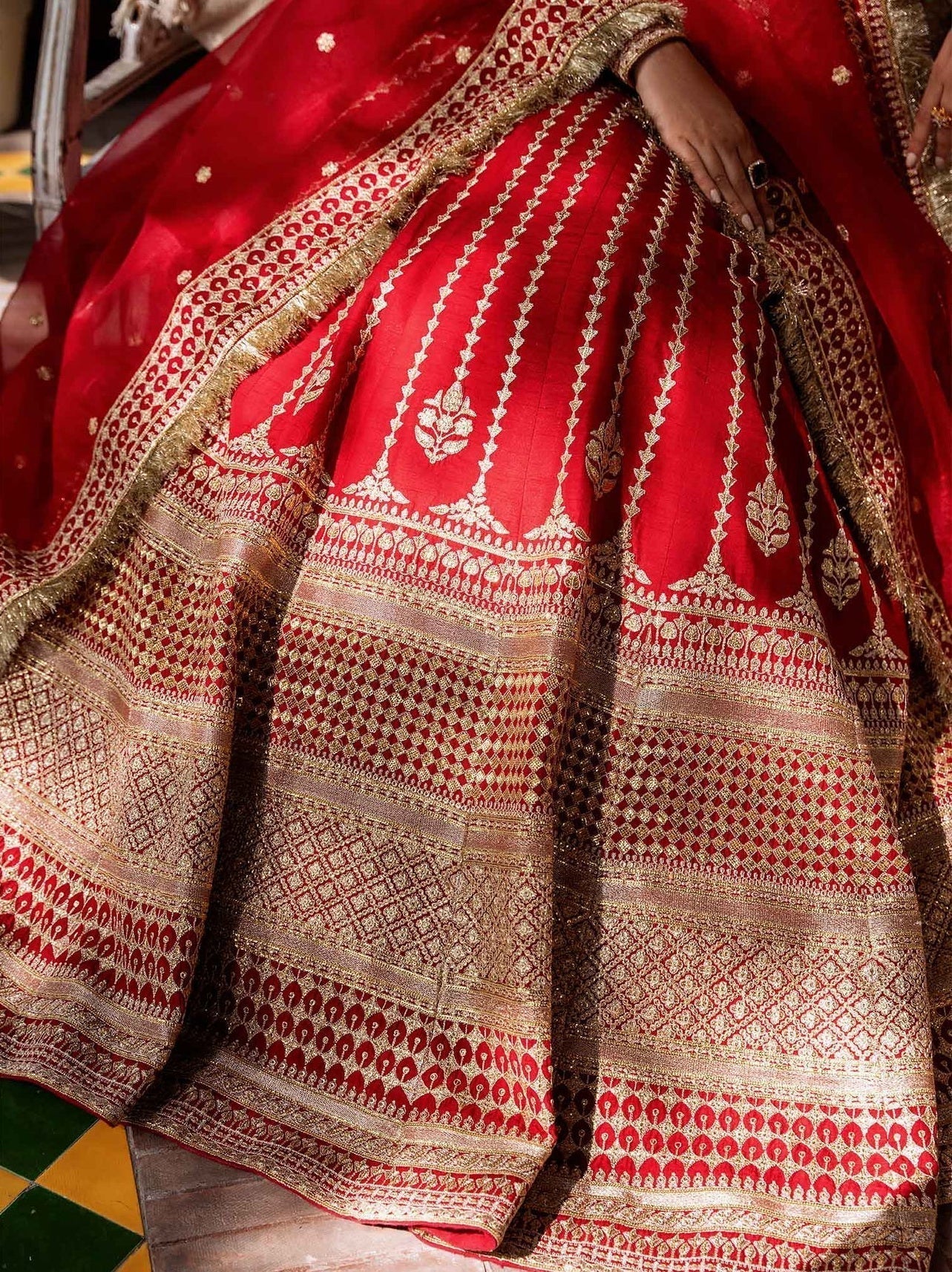 Akbar Aslam Mastani Embroidered Raw Silk 3Pc Suit - NAWAZISH - Riwayat-e-khas