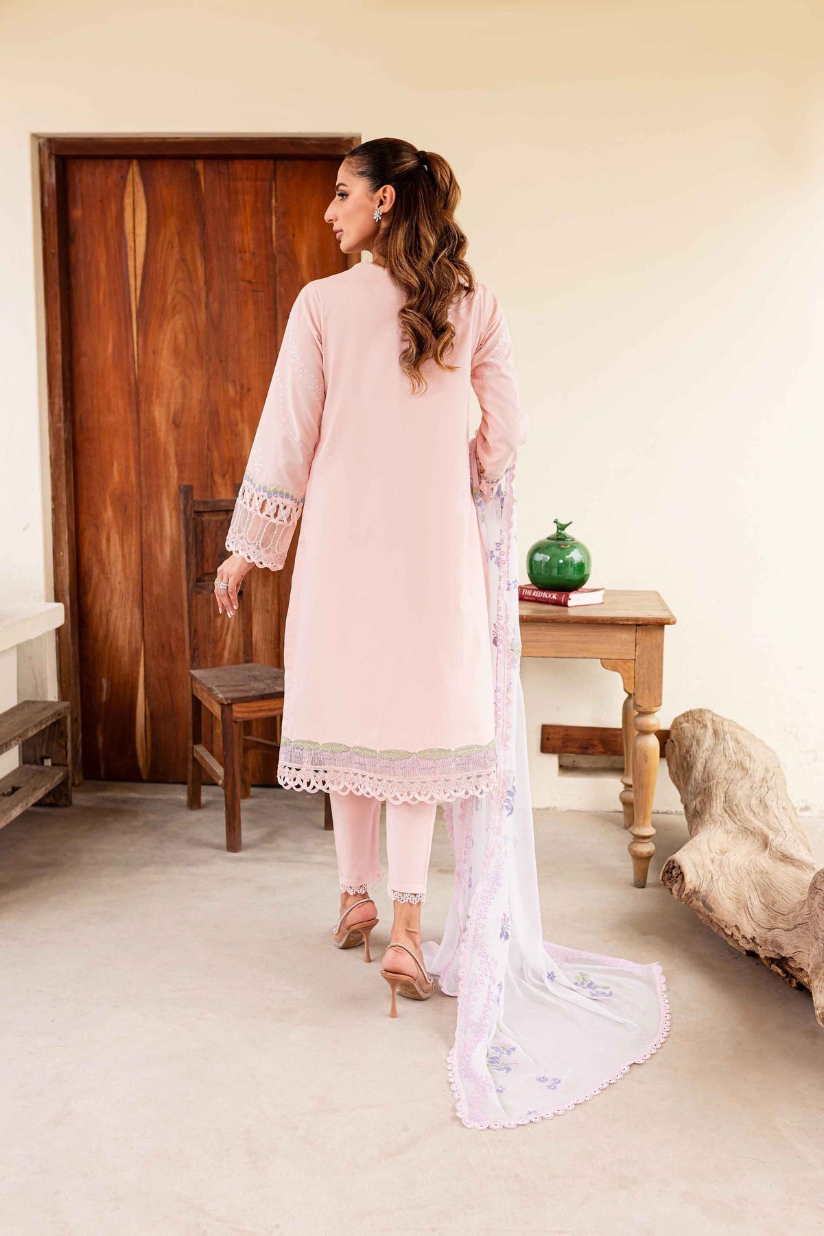 Sable Vogue | Shiree Lawn 24 | Rose Garden - House Of Anaya