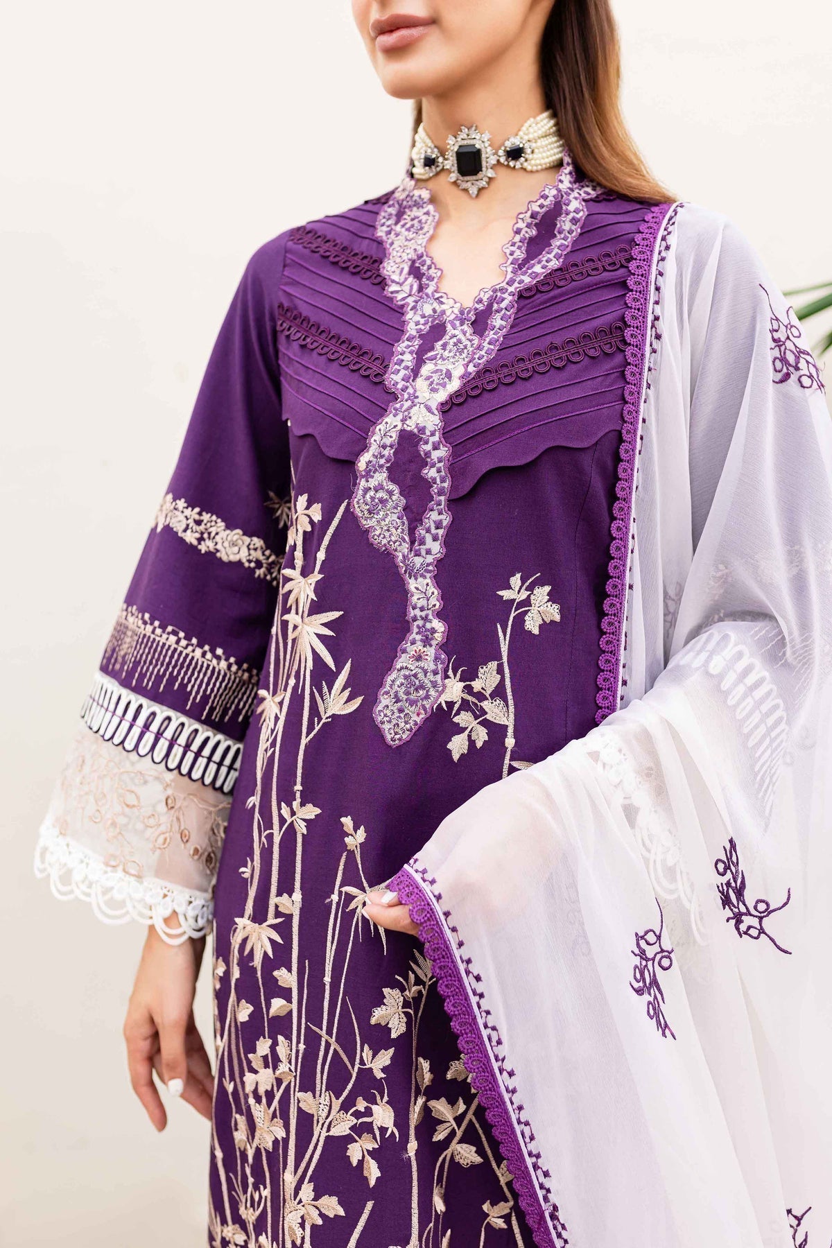 Sable Vogue | Shiree Lawn 24 | Plum Orchid - House Of Anaya