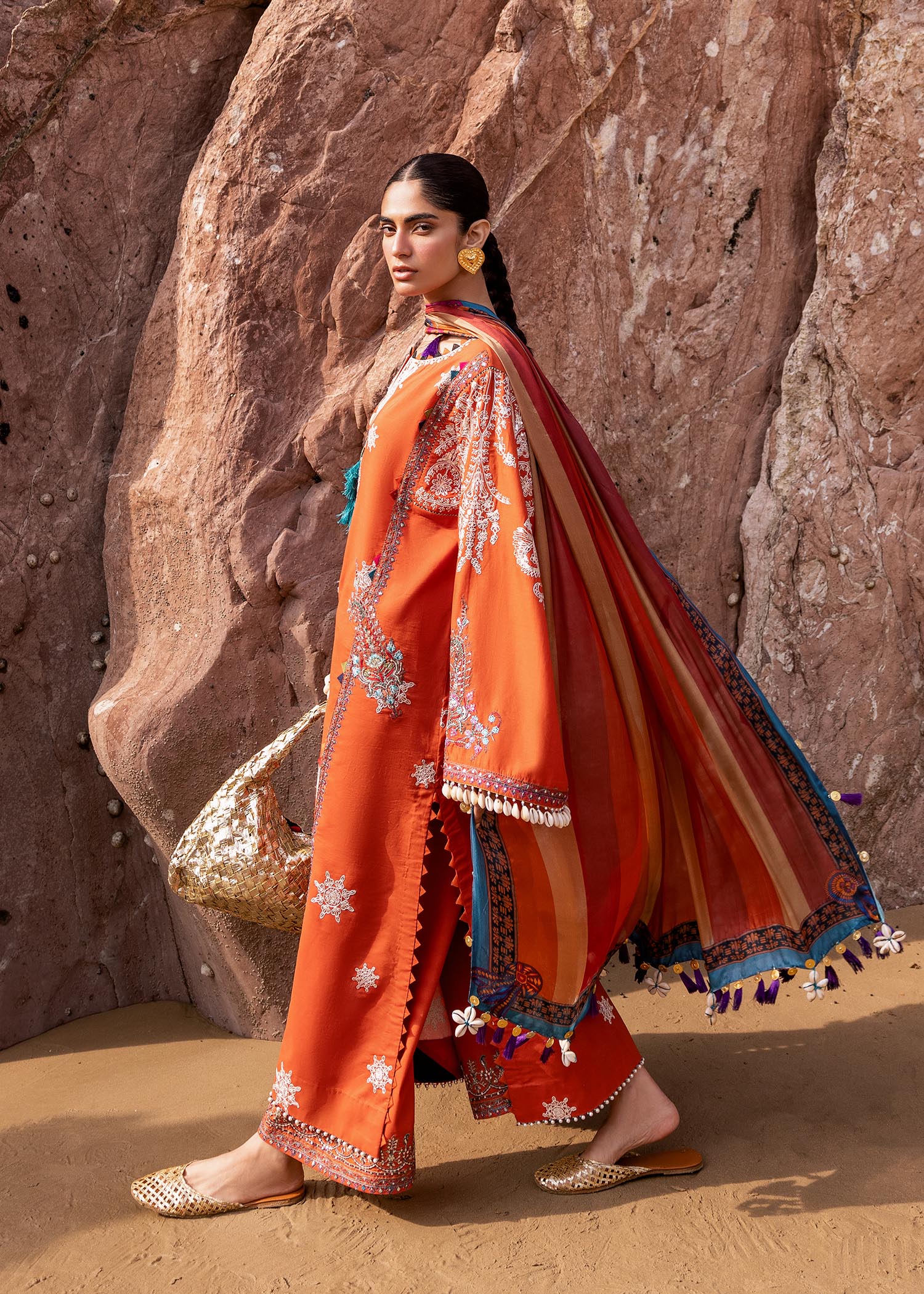 Sadaf Fawad Khan | Siraa Luxury Lawn 24| Nuha (B) - House Of Anaya