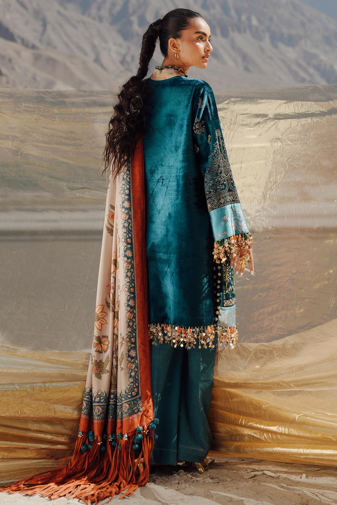 Sana Safinaz | Winter Shawl 24 | Velvet V241-003-3CP - House Of Anaya