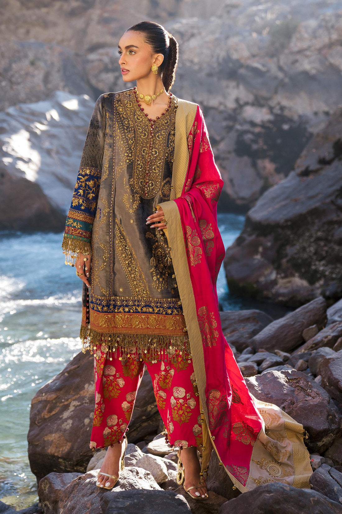 Sana Safinaz | Winter Shawl 24 | Velvet V241-004-3CP - House Of Anaya