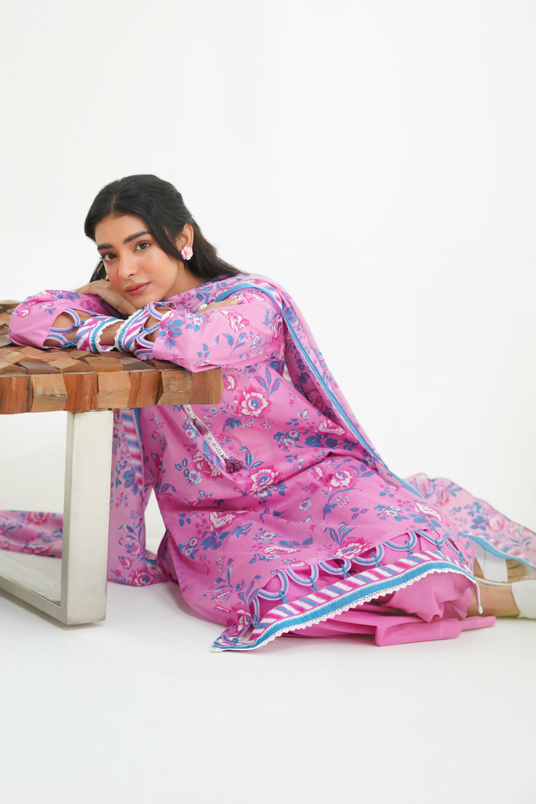 Zellbury | Unstitched 3 Piece Lawn | Shirt Shalwar Dupatta - 1569 - Libasekhas