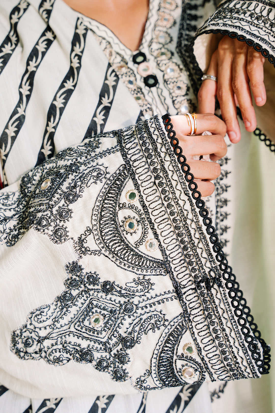 Zellbury | Unstitched 3 Piece Khaddar | Embroidered Shirt Shalwar Dupatta - 0239 - House Of Zarish