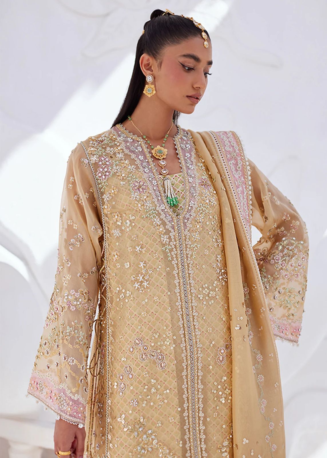 Suffuse | Freeshia RTW'24 | Suha - House Of Anaya
