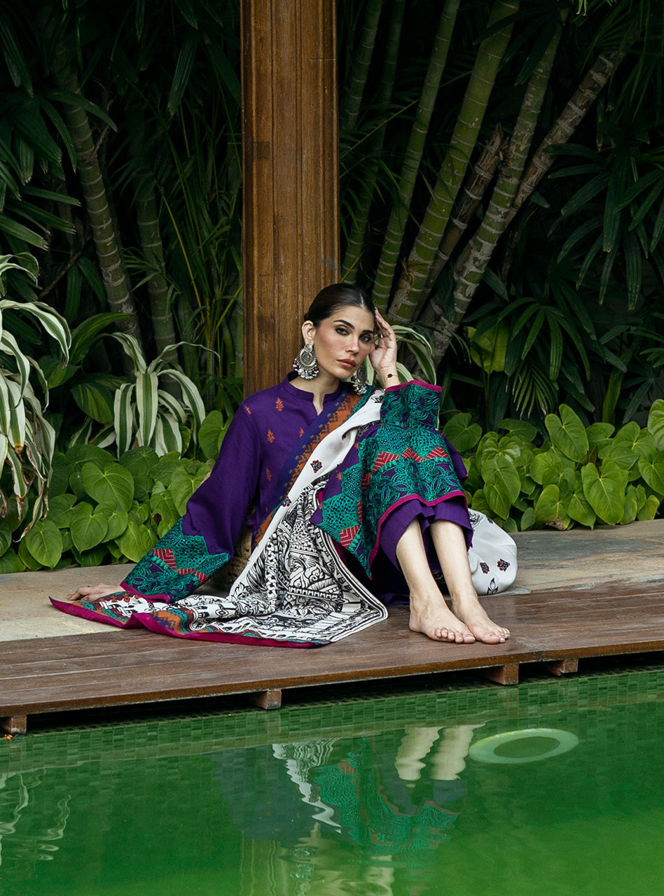 Zainab Chottani | Winter Shawls 24 |  Vaniza