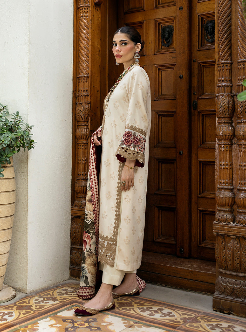 Zainab Chottani | Winter Shawls 24 |  Shyna