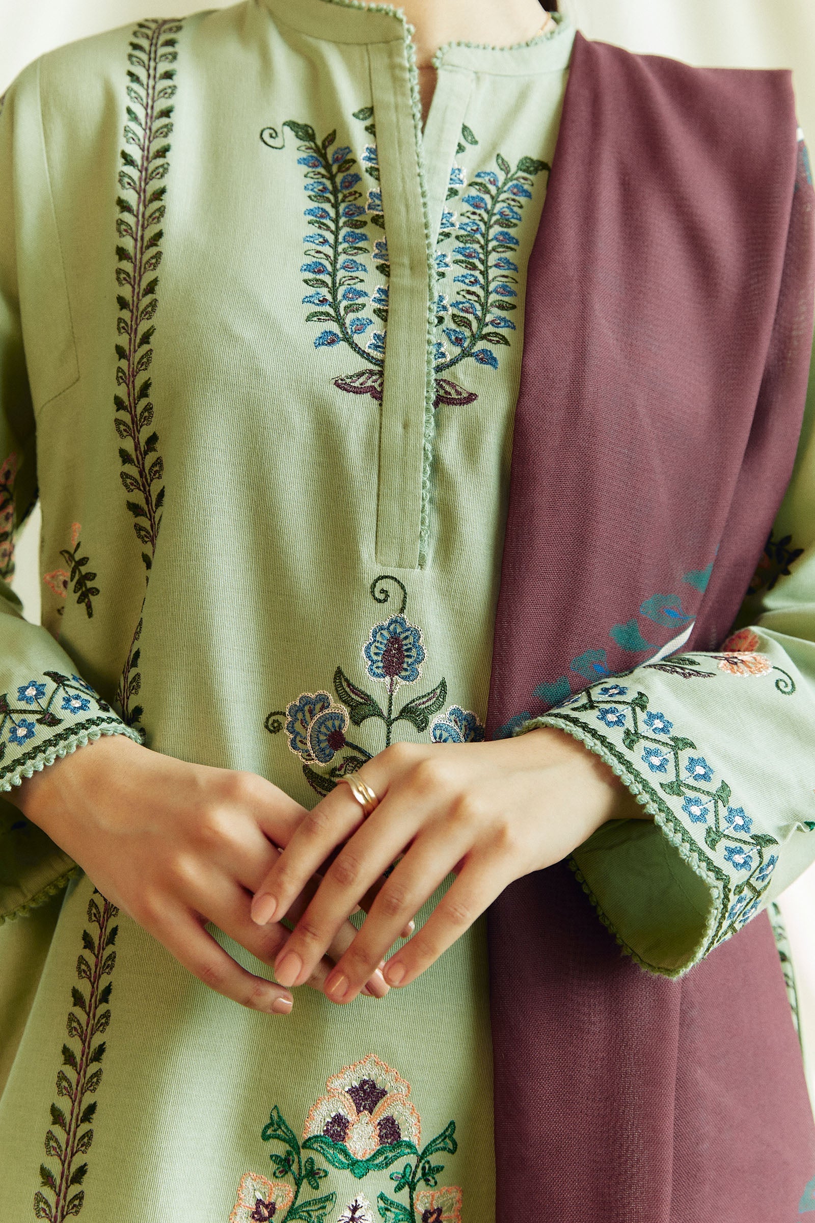 Zara Shahjahan | Coco Winter 24 | Pearl-3B