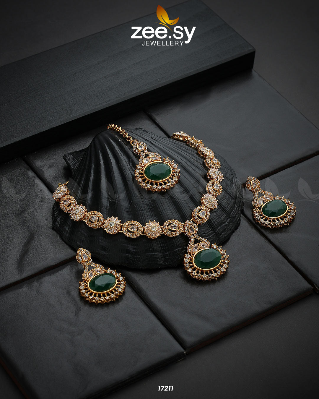 Zirconic Starburst Necklace - House Of Zarish