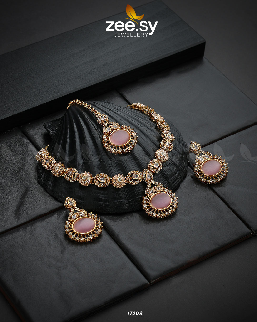 Zirconic Starburst Necklace - House Of Zarish
