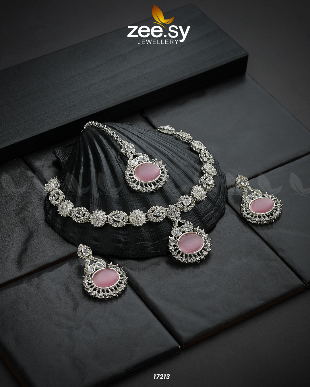 Zirconic Starburst Necklace - House Of Zarish