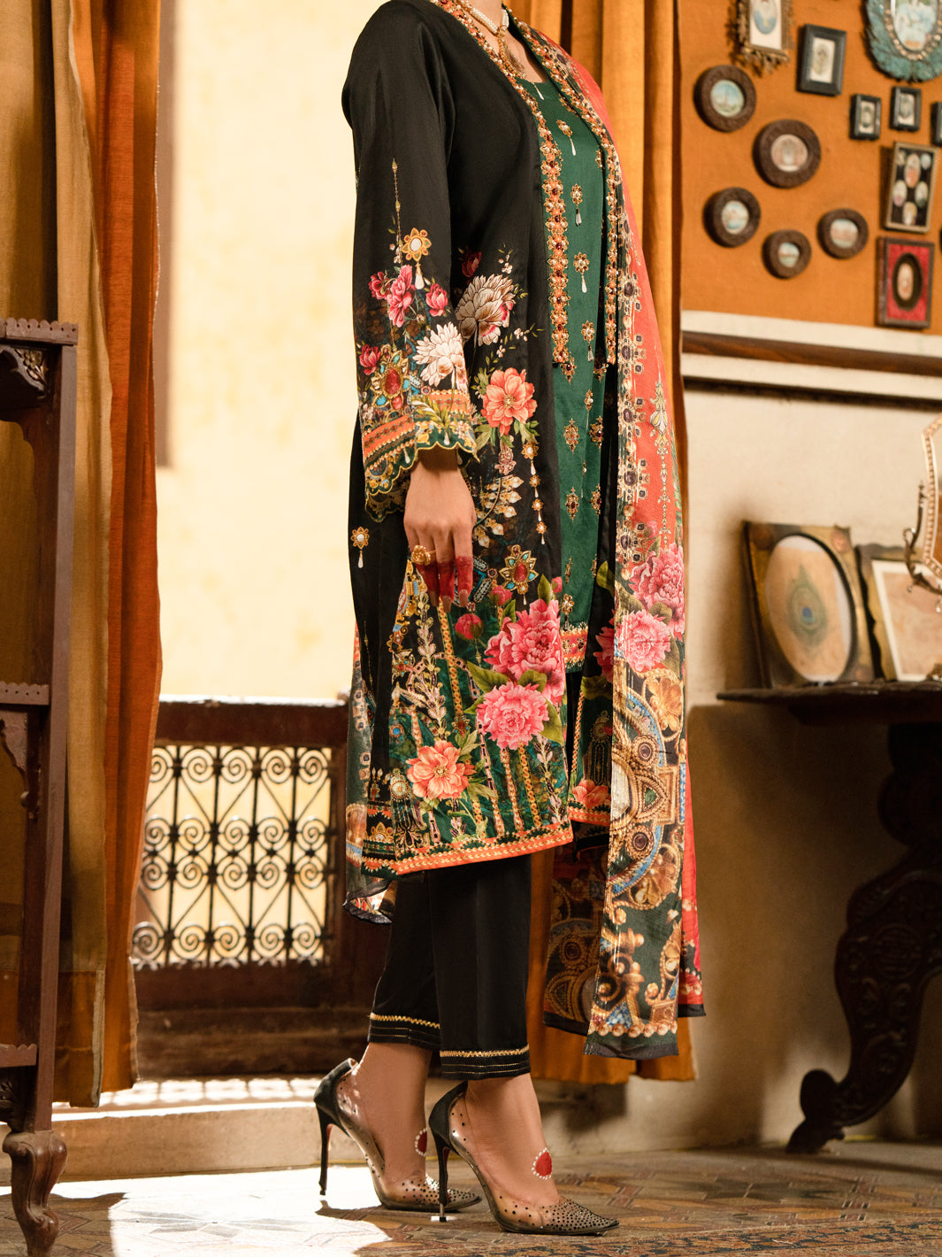 Almirah | Luxury Edit | AWP-3PS-561