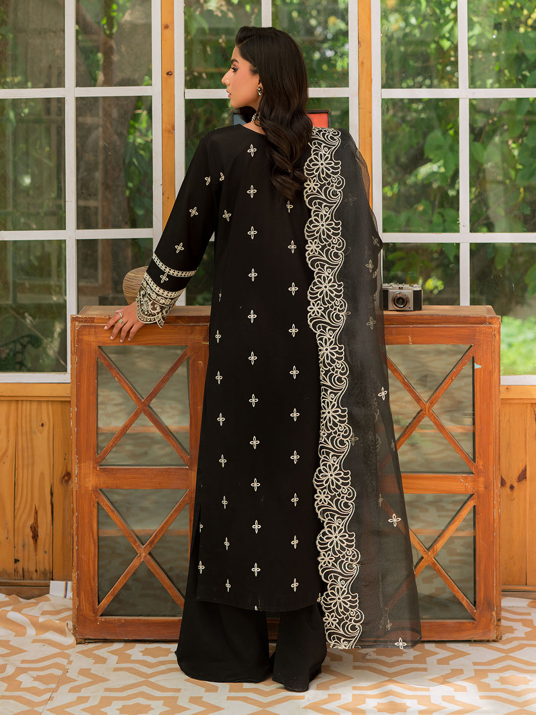 Mahnur | Bella Lawn 24 | BL - 10 - House of Zarish