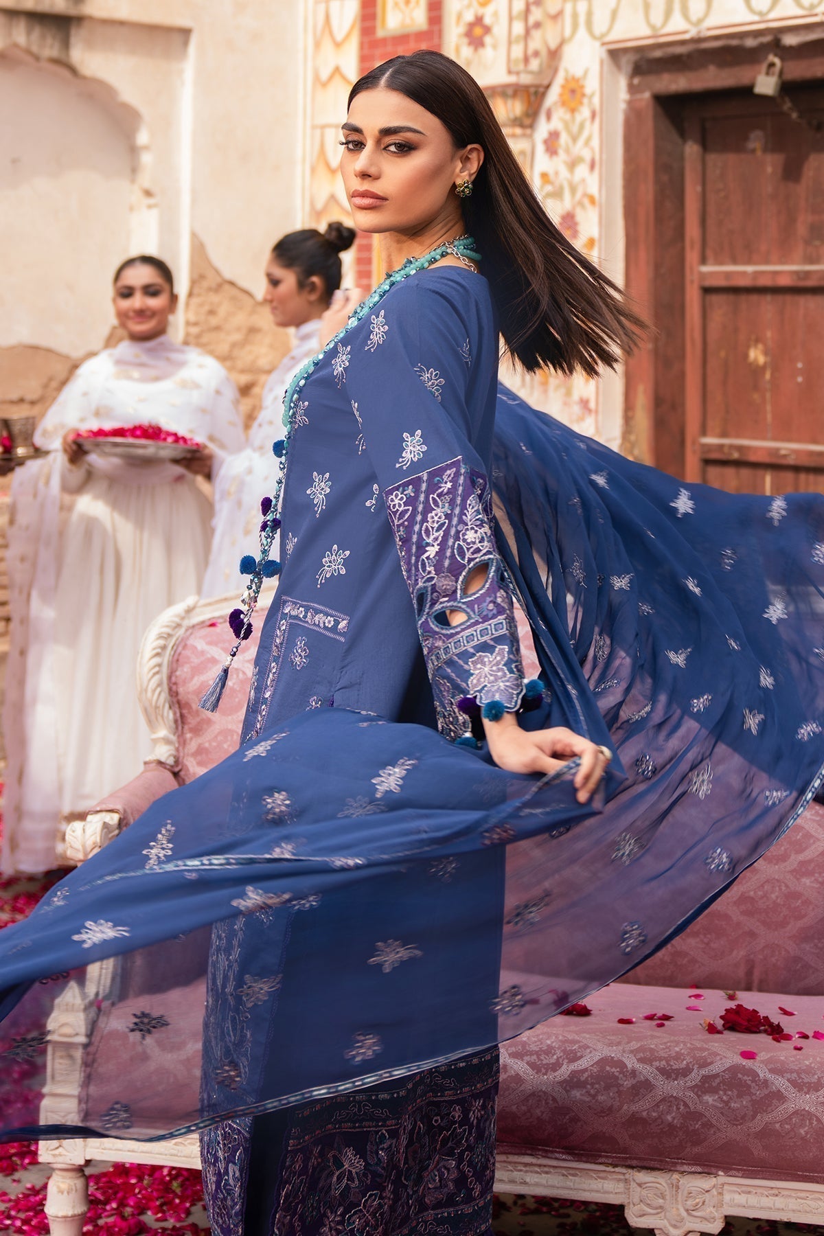 Alizeh | Rawayat Luxury Lawn 24 | Shehnaaz - House Of Anaya