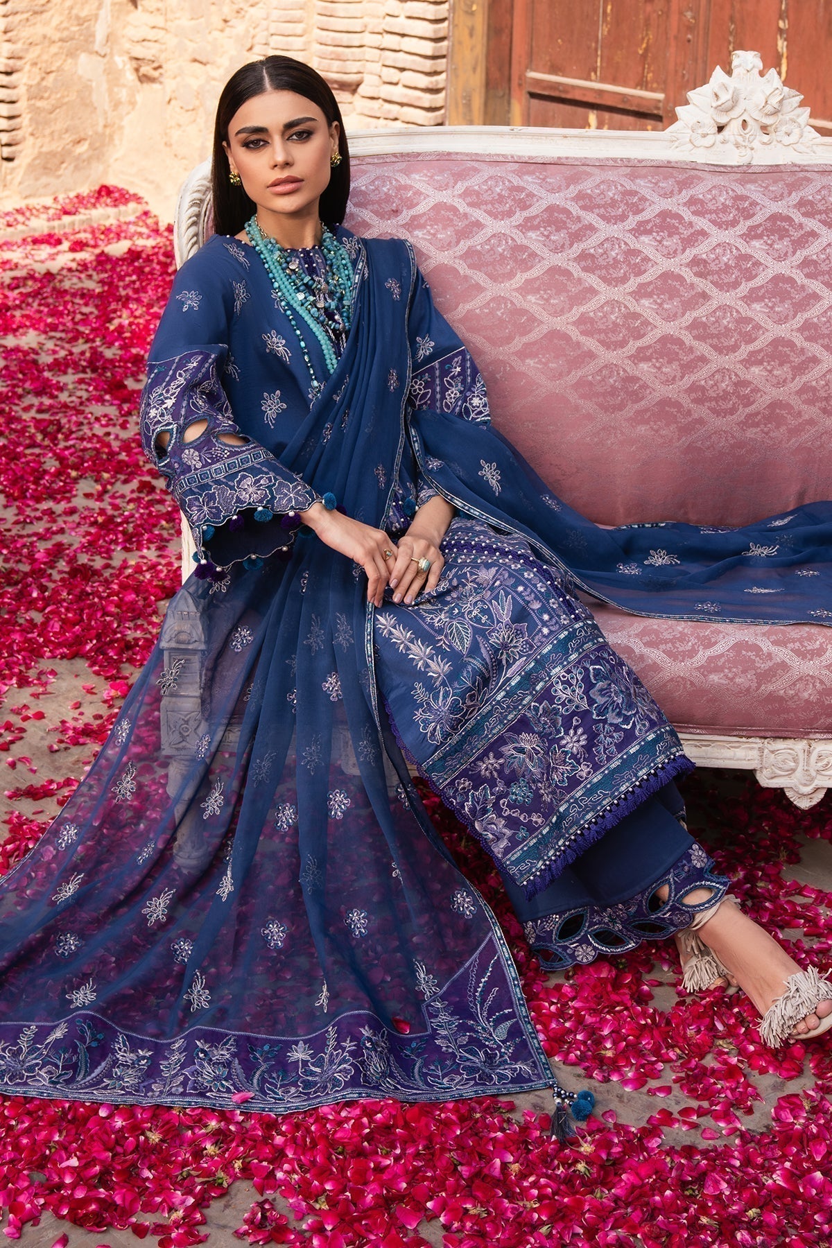 Alizeh | Rawayat Luxury Lawn 24 | Shehnaaz - House Of Anaya