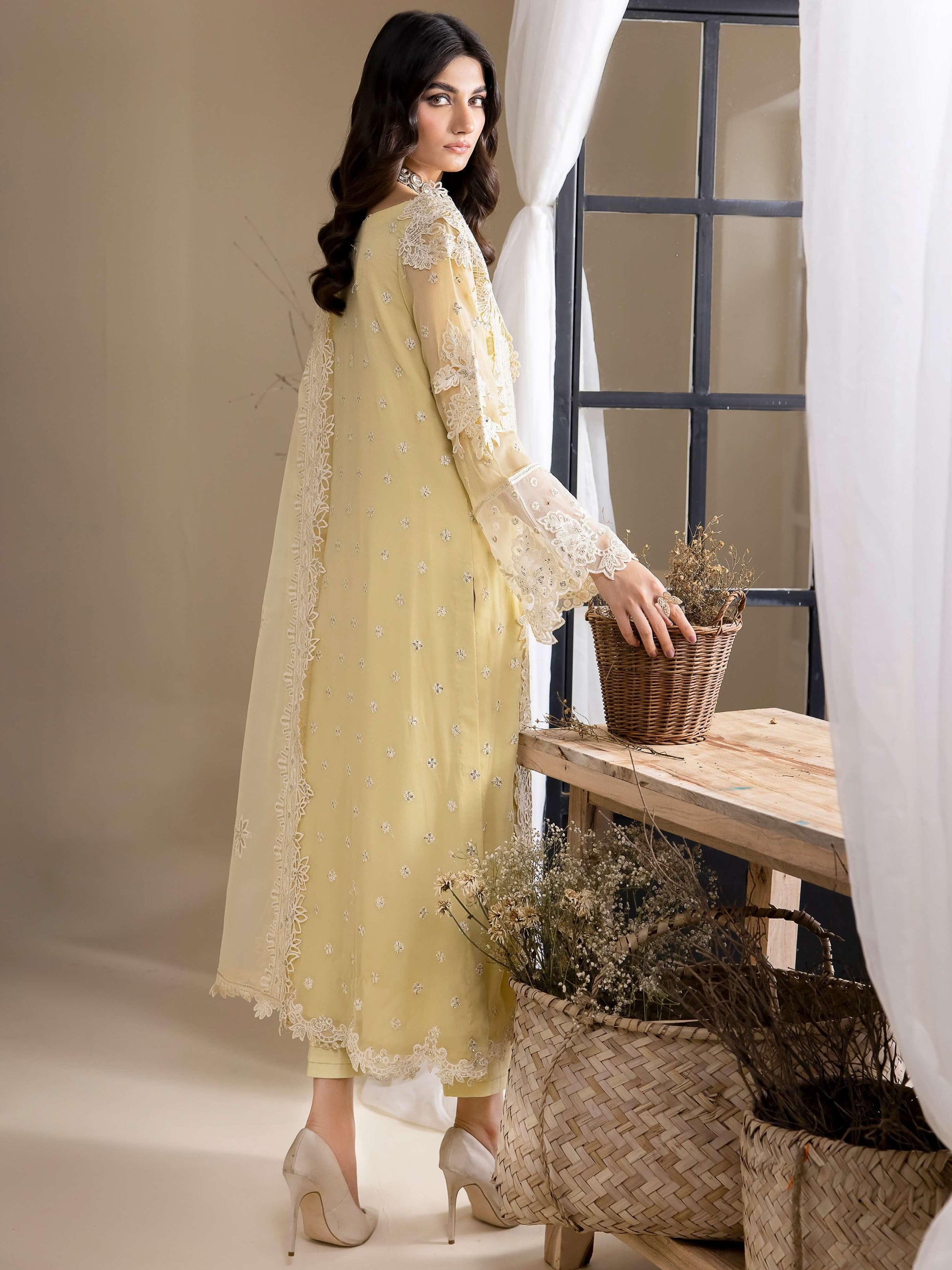 IZNIK Chinon Vol-03 Embroidered Chiffon 3Pc Suit CC-23 Delilah - House Of Anaya