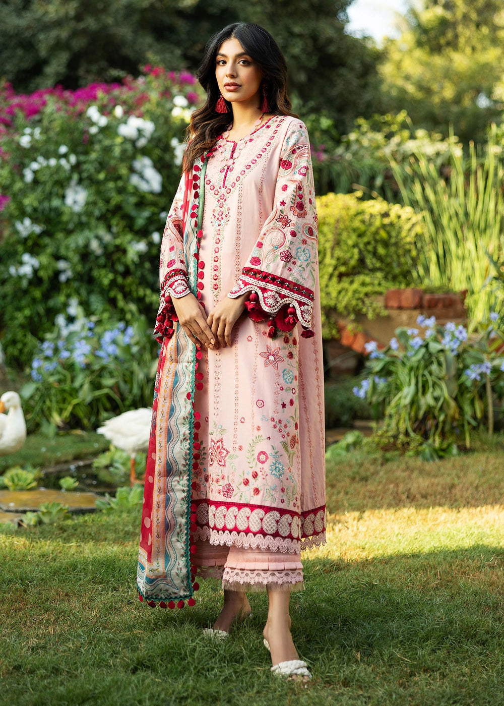 Sadaf Fawad Khan | Siraa Lawn 25 | PAISLEY GARDEN - B - House Of Anaya