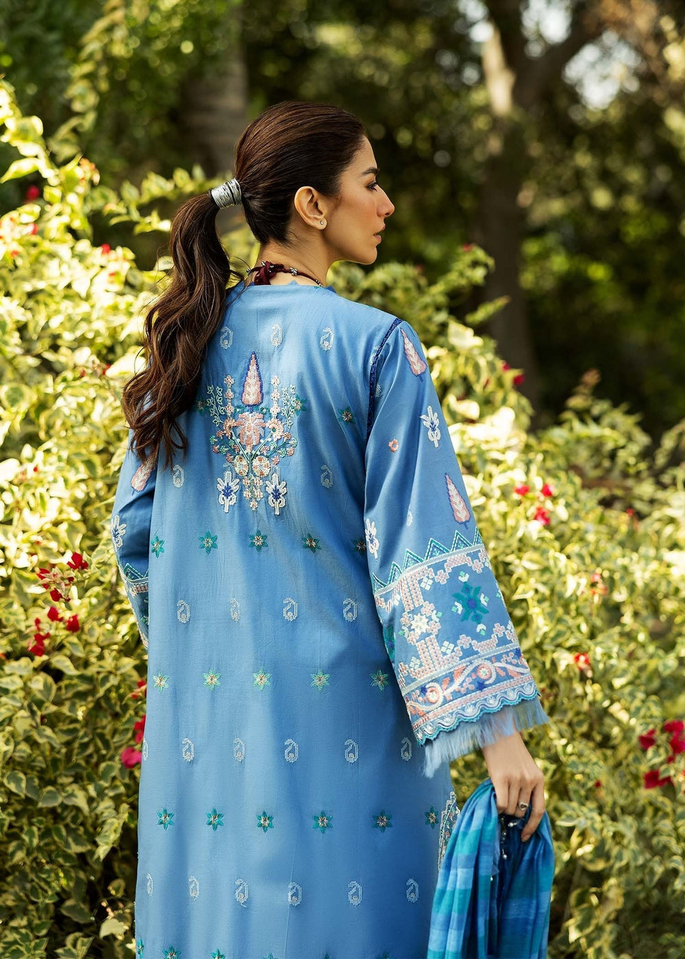 Sadaf Fawad Khan | Siraa Lawn 25 | WISTERIA - A - House Of Anaya