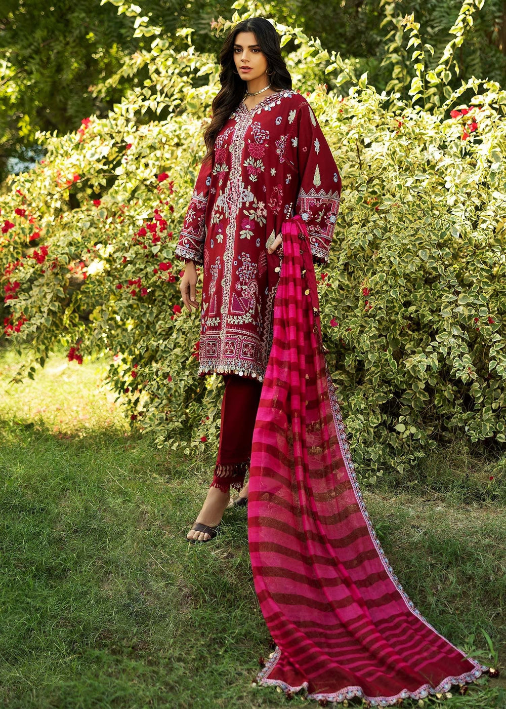 Sadaf Fawad Khan | Siraa Lawn 25 |WISTERIA - B - House Of Anaya