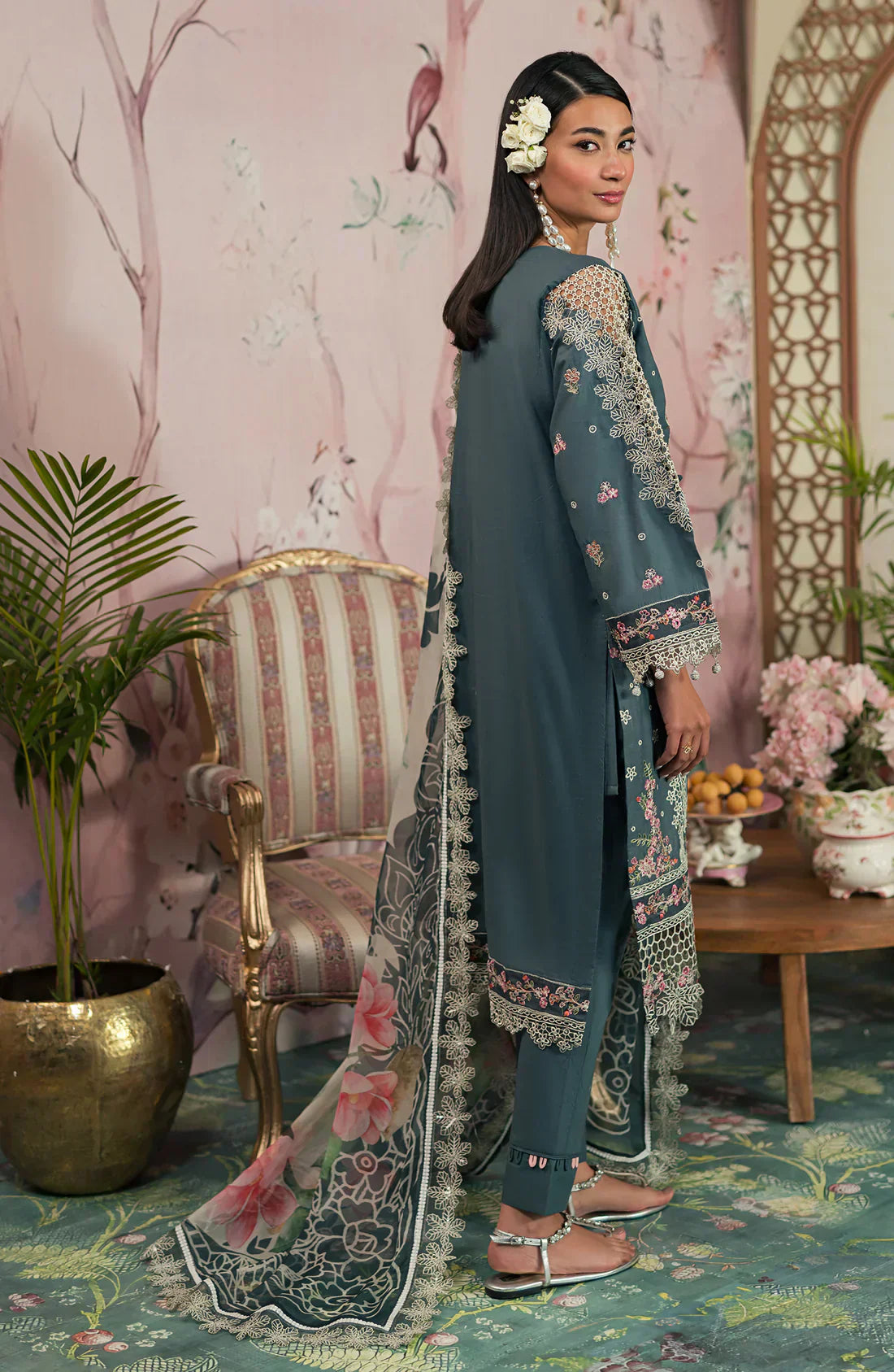 Emaan Adeel | Ayra Luxury Lawn 24 | AR-09 - House Of Anaya