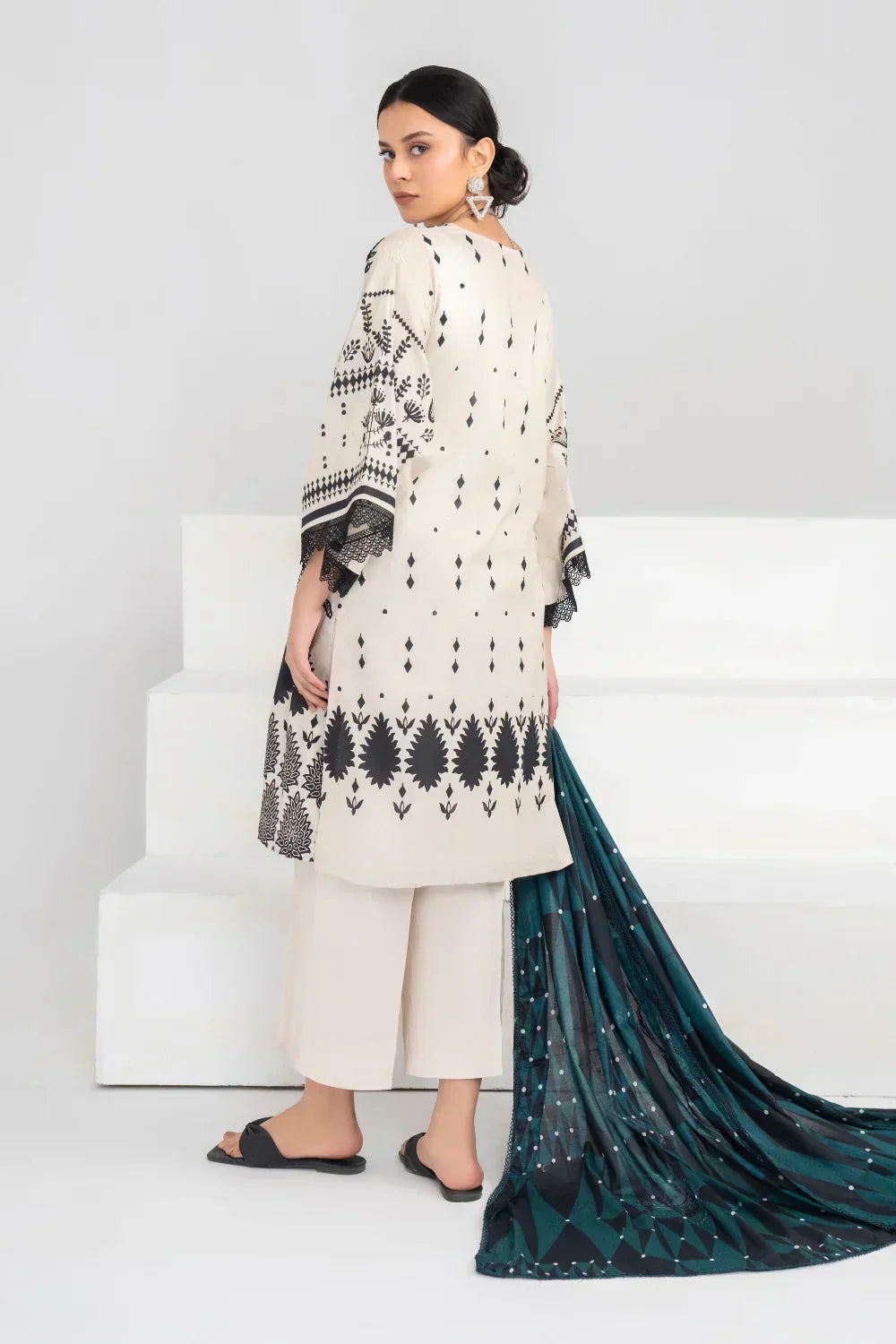 Ittehad | Printed Lawn 24 | IP3P02-3PS-BGE - House Of Anaya