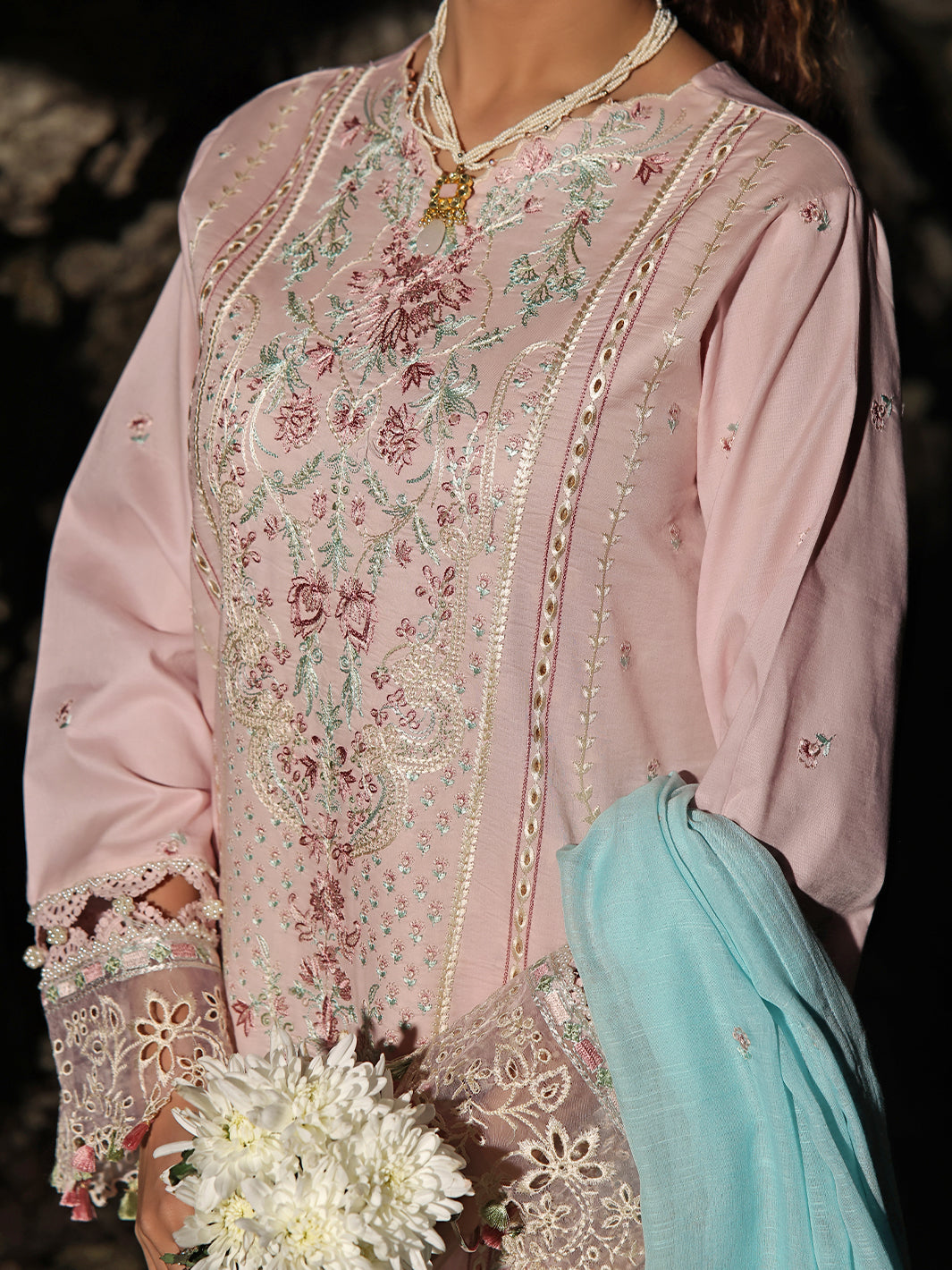 Izel | Saahil Signature Lawn 24 | SOFFIO - House Of Anaya