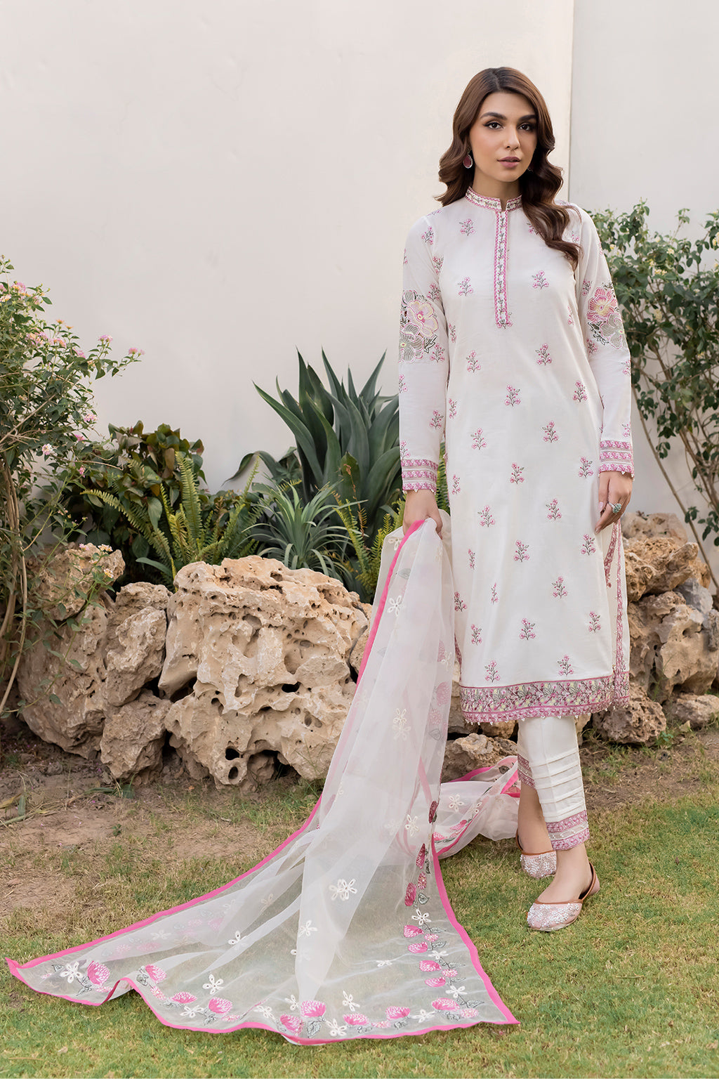 Iznik | Lawnkari 24 | UE-157 CANDYTUFT - House Of Anaya