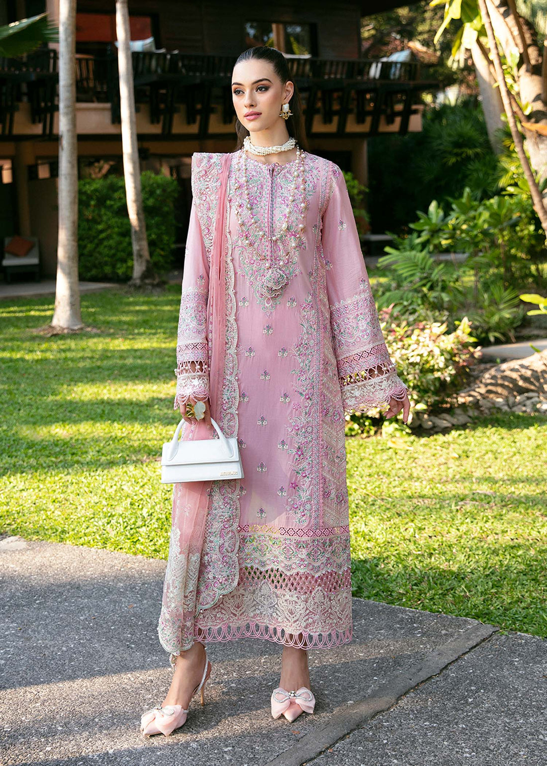 Kanwal Malik | Sareen Luxury Lawn 24 | Misty - House Of Anaya